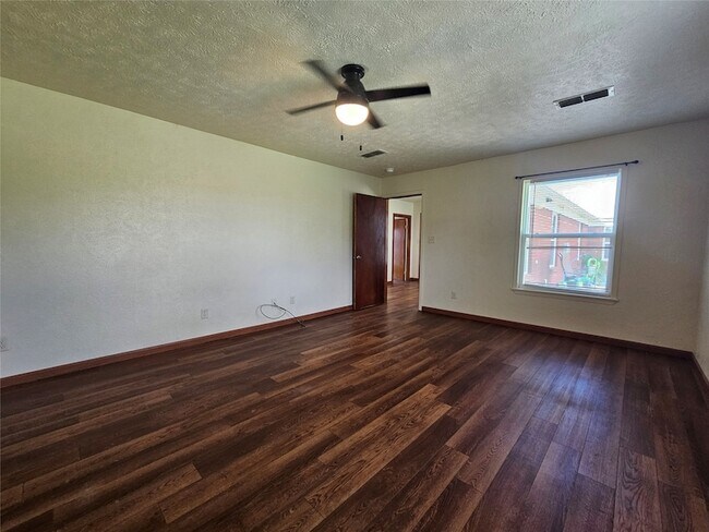 Building Photo - 2901 Ranger Hwy