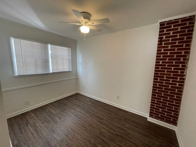 Building Photo - Updated 3/1 House in South Rome- $1,295