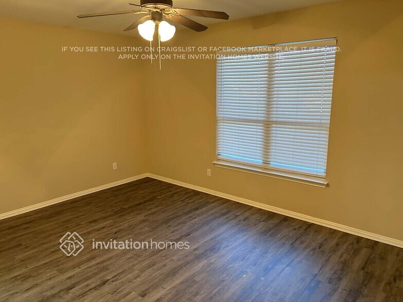 Building Photo - 728 Sage Brush Dr