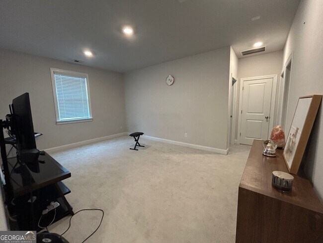 Building Photo - 413 Kinross Ln