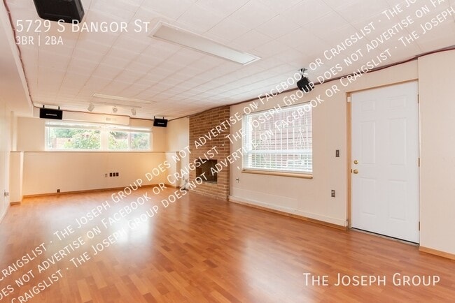 Building Photo - 5729 S Bangor St