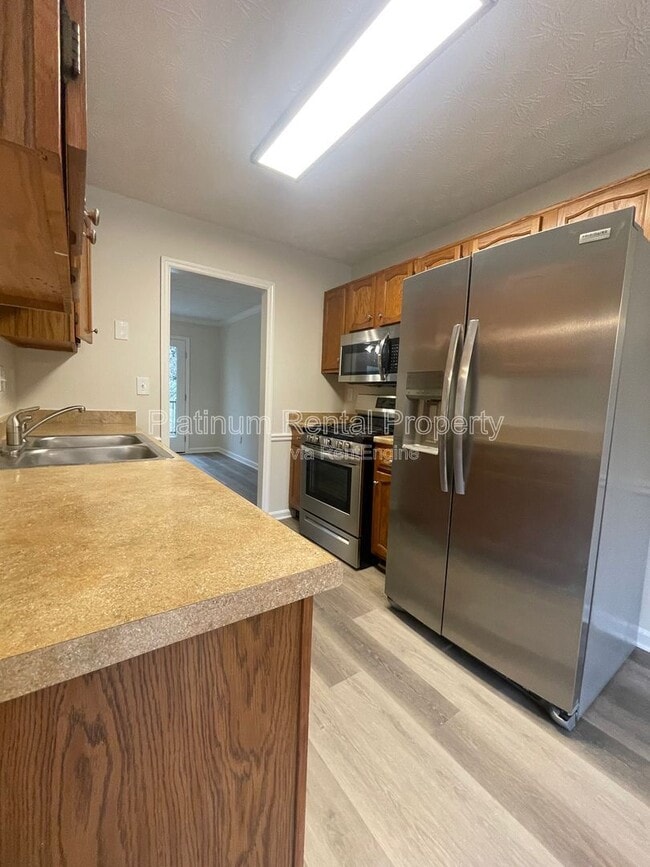 Building Photo - 1052 Westfield Trace