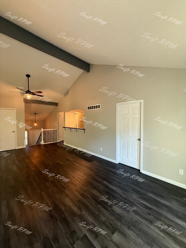 Building Photo - 6453 Hallet St