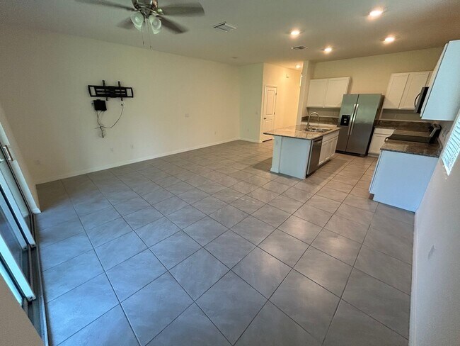 Building Photo - 8736 Milestone Dr