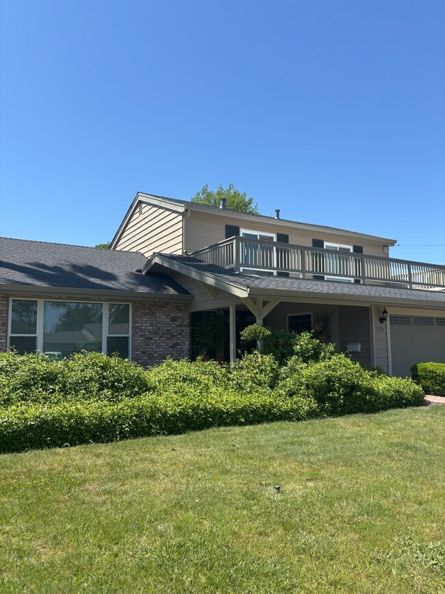 Building Photo - 115 Medinah Pl