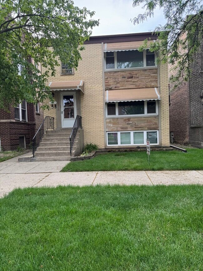 Primary Photo - 4947 N Mason Ave