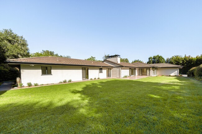 Building Photo - 579 Hot Springs Rd