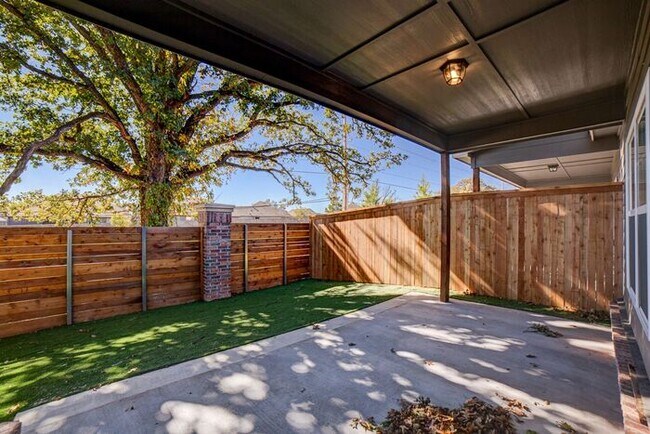 Building Photo - 3/2/2 Brand New Luxury Patio Home