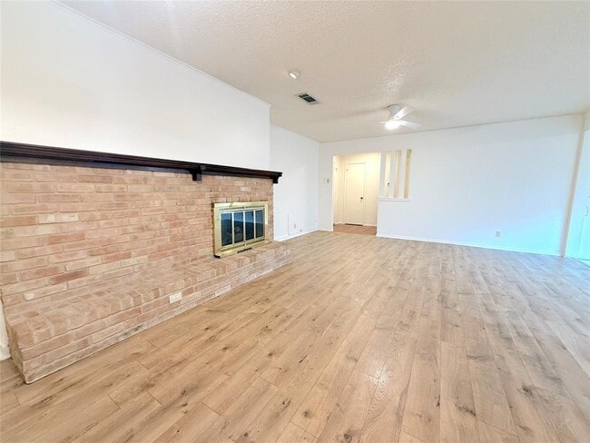 Building Photo - 3607 Summit Bend