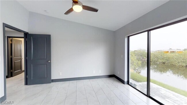 Building Photo - 1313 NE 8th Pl