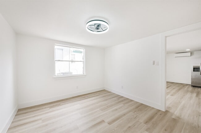 Building Photo - 4605 Norhill Blvd