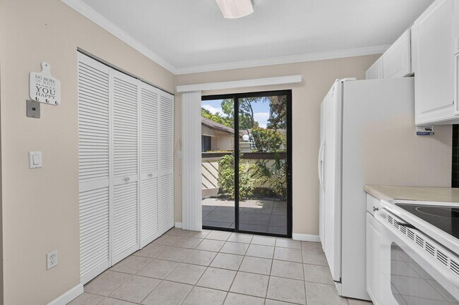 Building Photo - 184 Mastic Tree Ct