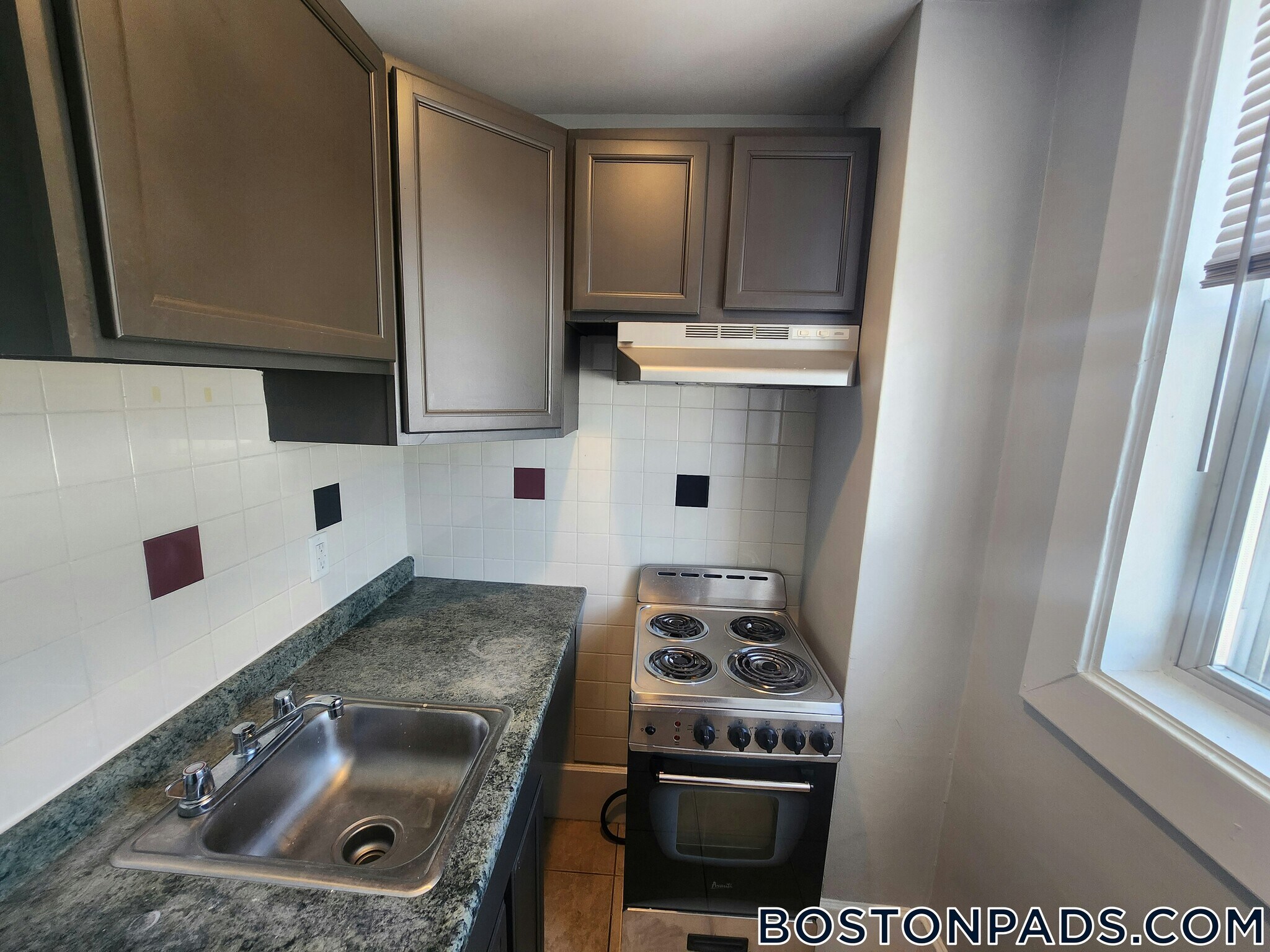 Building Photo - 50 Franklin St