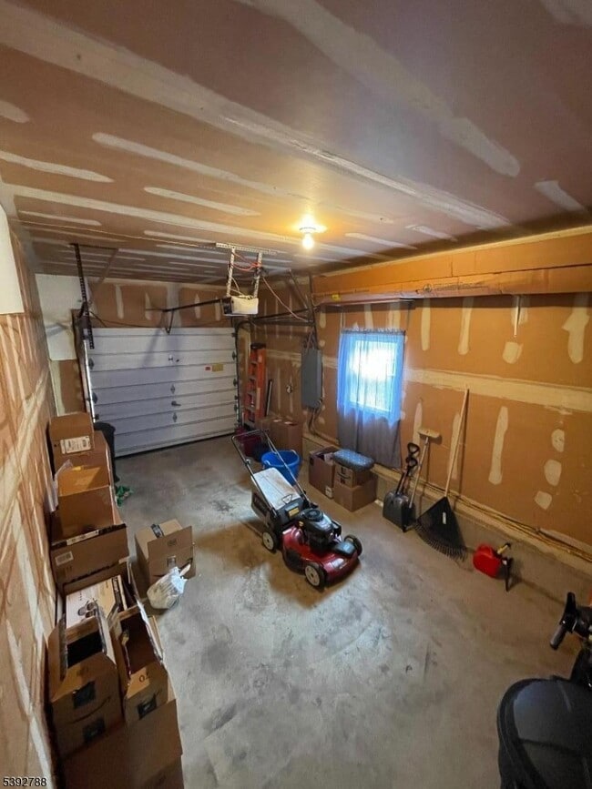 Building Photo - 42 Willow Way