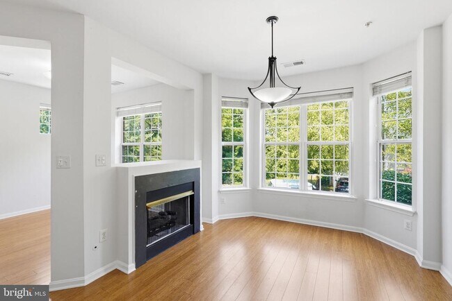 Building Photo - 6495 Tayack Pl