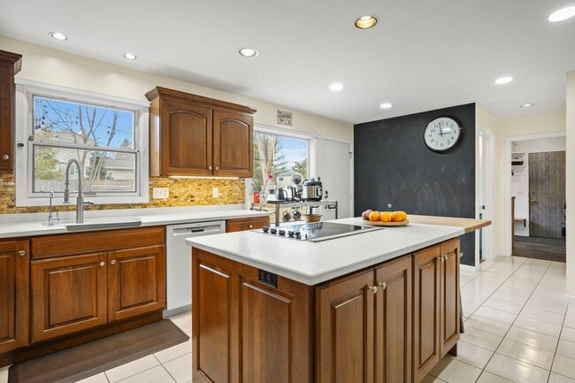 Building Photo - 310 Yosemite Trail