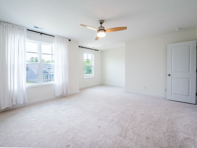 Building Photo - 909 Needlerush Rd