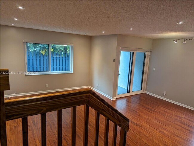 Building Photo - 3446 Oak Dr