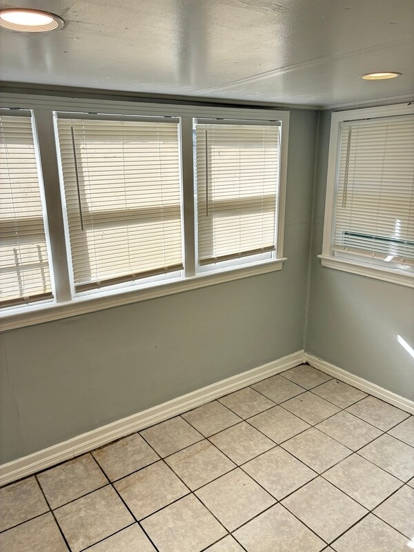 Building Photo - 4721 Alpha Ave