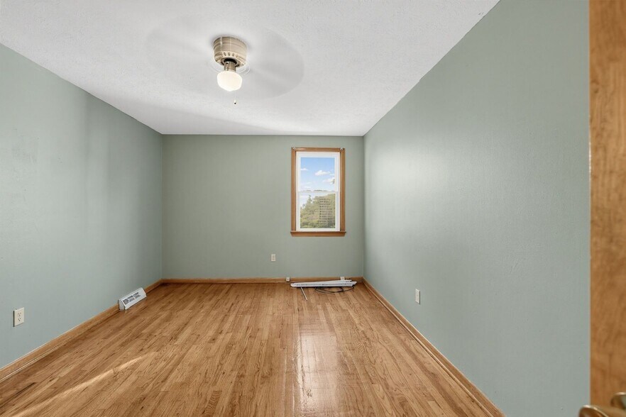 Building Photo - 3190 Ashwood Rd
