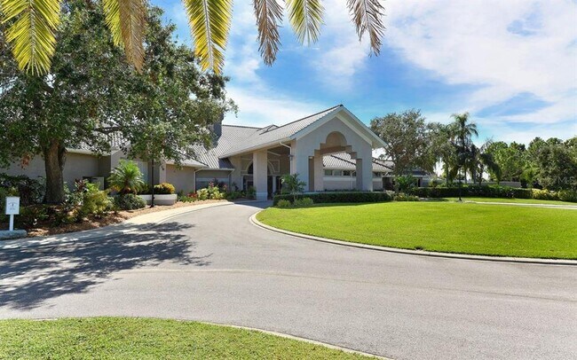 Building Photo - 9320 Clubside Cir
