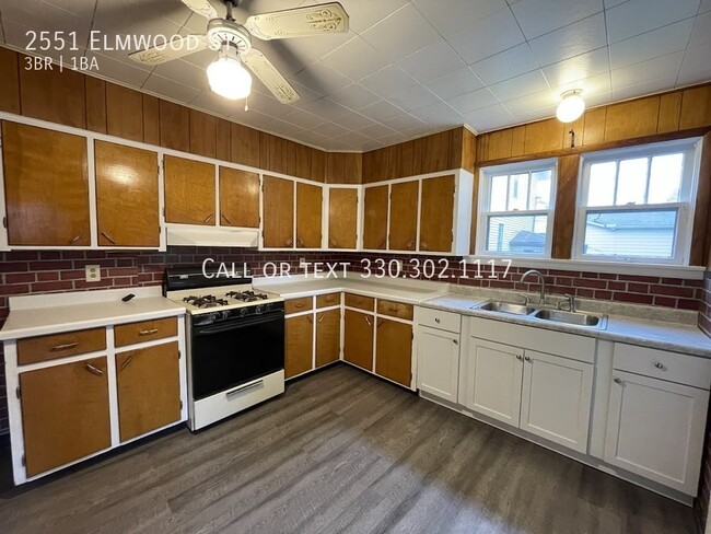 Building Photo - Three -four bedroom one bathroom home for ...