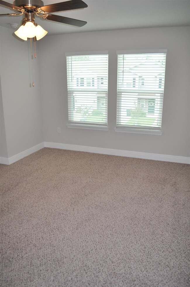 Building Photo - 6060 Royal Port Ct