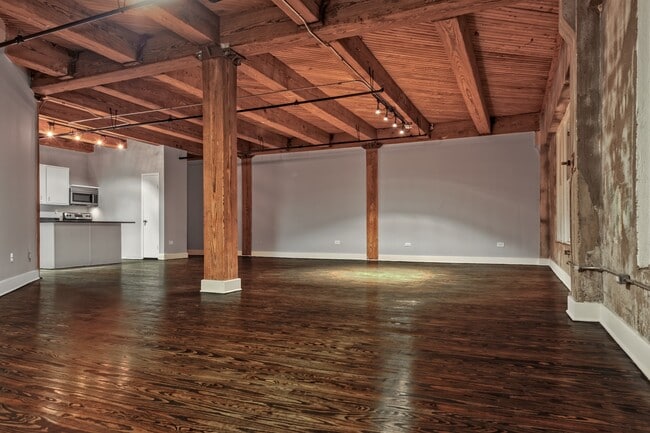 Building Photo - 711 William St