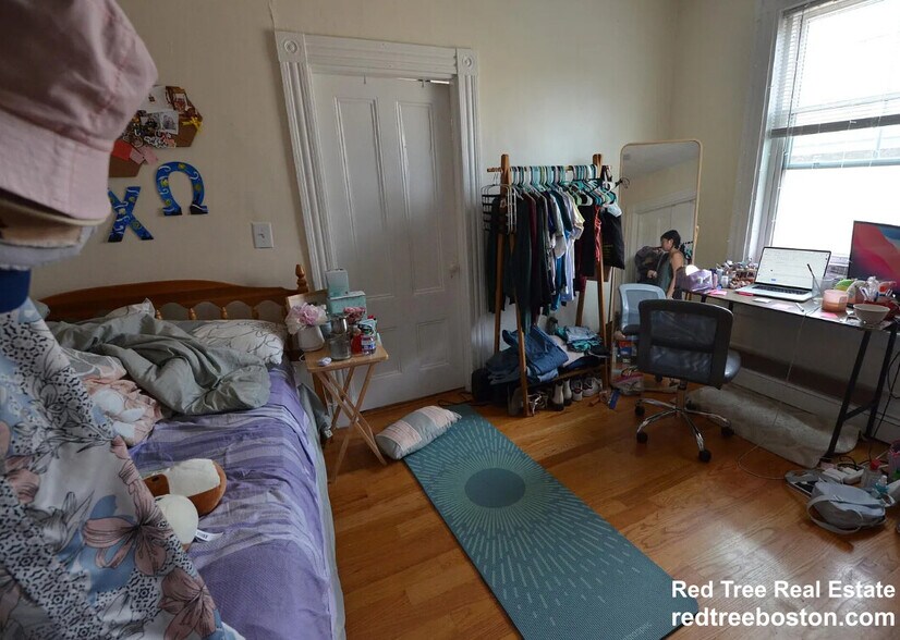 Apt 14 - 35 Brookline St
