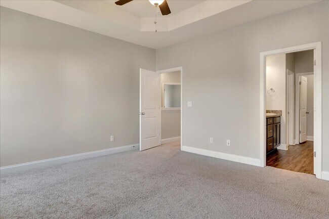 Building Photo - MOVE IN READY BY AUG - 1 -2026