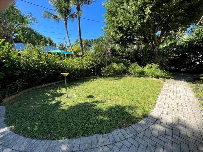 Building Photo - 1636 NE 18th St