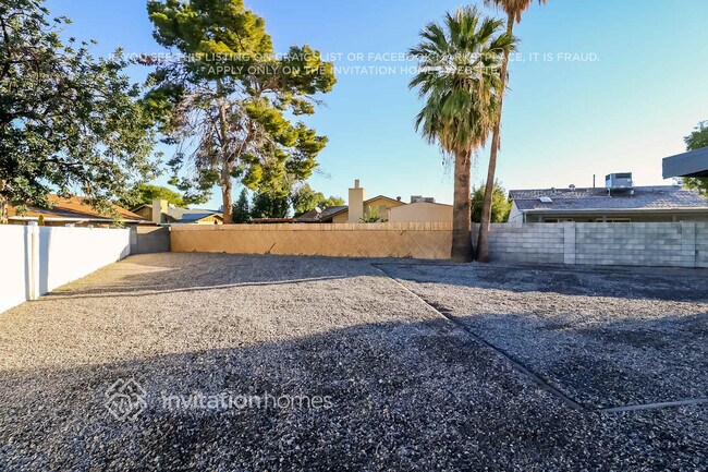 Building Photo - 10845 N 44th Ln