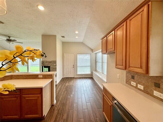 Building Photo - 5035 Chappel Hill Dr