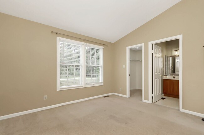 Building Photo - 127 Sterling Ct