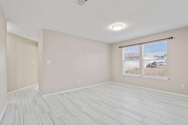 Building Photo - 2301 Redbird Cove