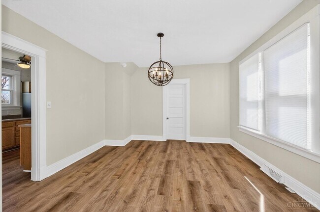Building Photo - 1007 W Loveland Ave