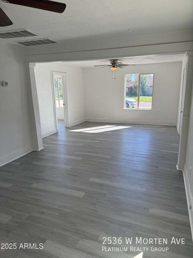 Building Photo - 2536 W Morten Ave