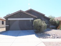 Building Photo - Corona de Tucson 3 Bed 2 Bath Single Story...