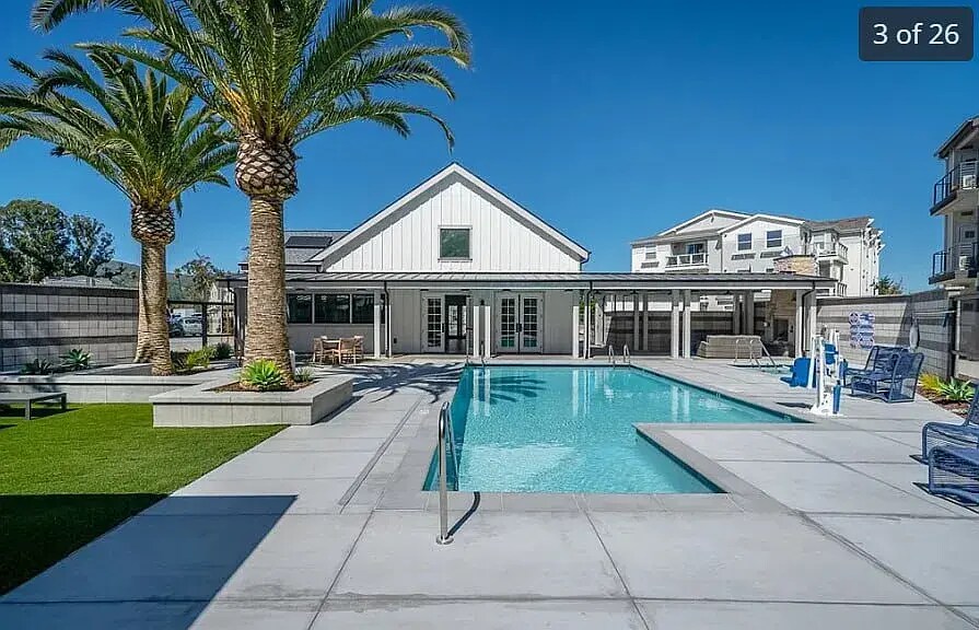 Community pool & hot tub - 905 Madonna Rd