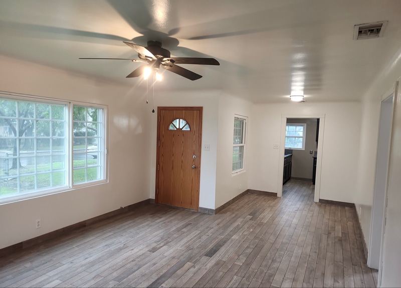 Building Photo - 306 W Sunkist St