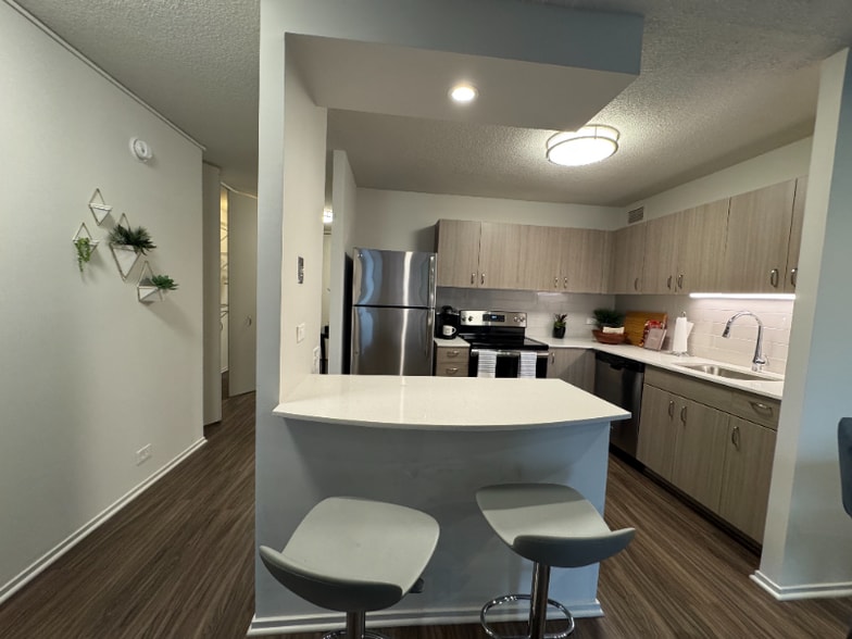 Building Photo - 1122 N Dearborn St