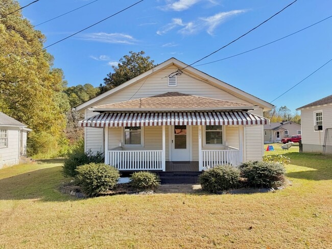 Building Photo - Fully Furnished & Utilities Included -SHOR...