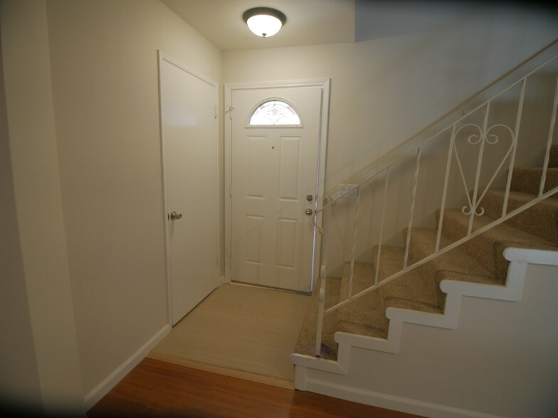 Building Photo - 1285 Manchester Dr