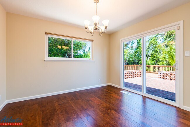 Building Photo - Beautiful Home | Remodeled Bathrooms | Cup...