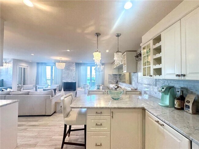 Building Photo - 312 America