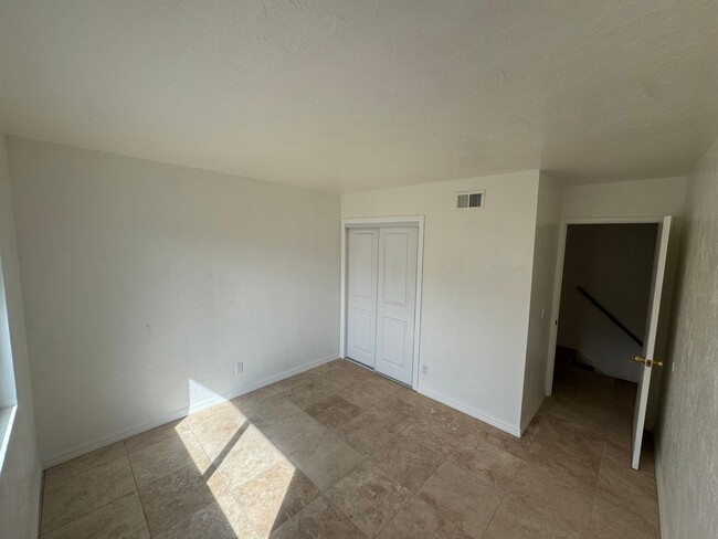 Building Photo - Two-Story 2 Bedroom, 1 Bath Lakeside Condo...