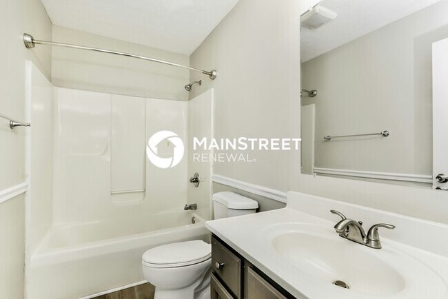 Building Photo - 3 Bedroom Pet-Friendly Home in LOUISVILLE,...