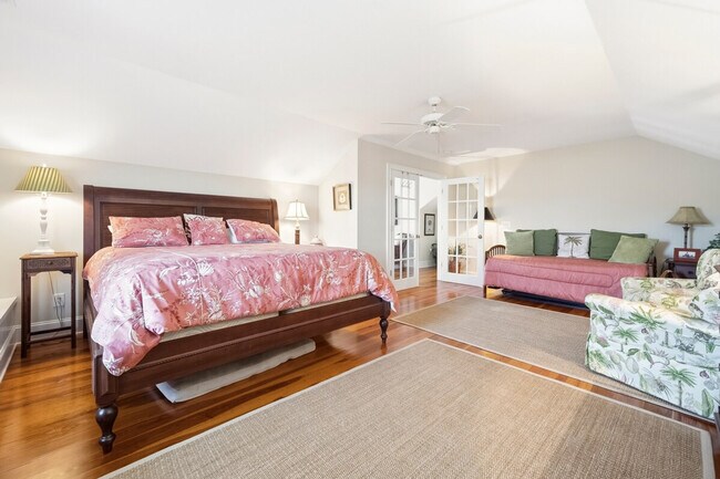 Building Photo - 190 Whiting Ln