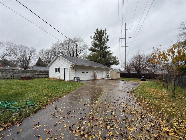 Building Photo - 217 Wolf Ave