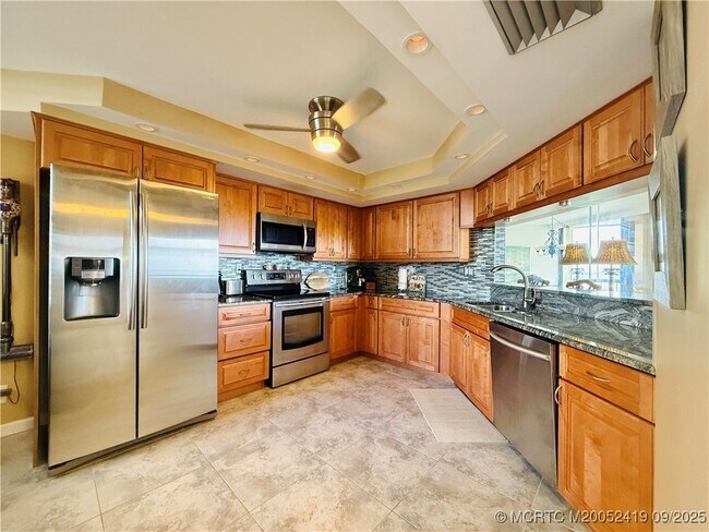 Building Photo - 9500 S Ocean Dr